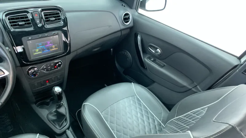 Renault Logan 2023