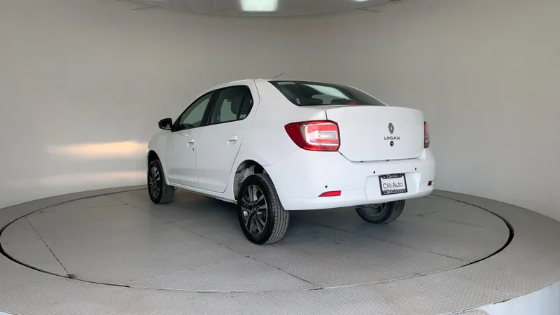 Renault Logan 2023