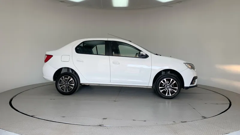 Renault Logan 2023