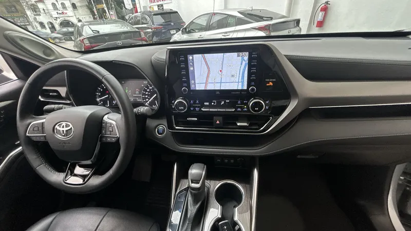 Toyota Highlander 2021
