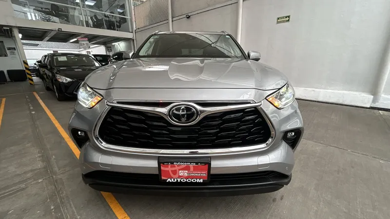 Toyota Highlander 2021