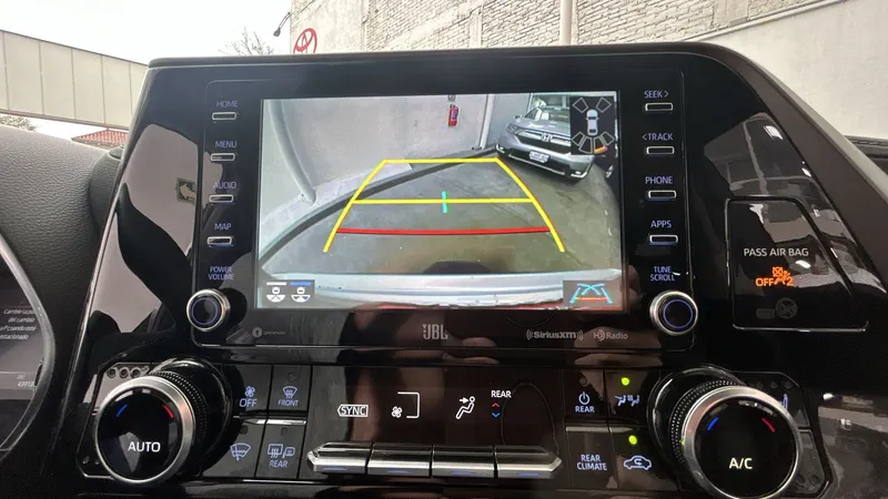 Toyota Highlander 2021