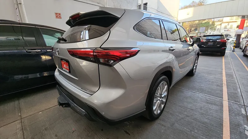 Toyota Highlander 2022