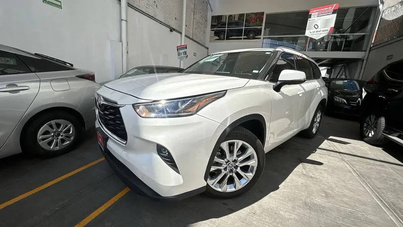Toyota Highlander 2021