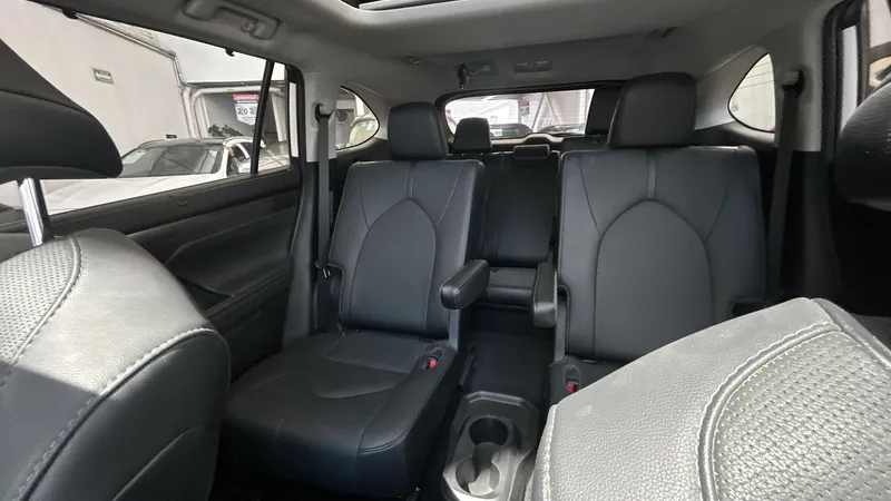 Toyota Highlander 2021