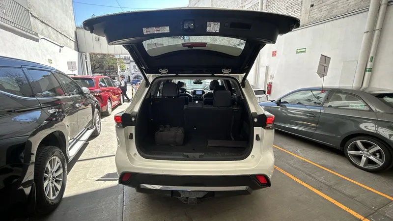 Toyota Highlander 2021