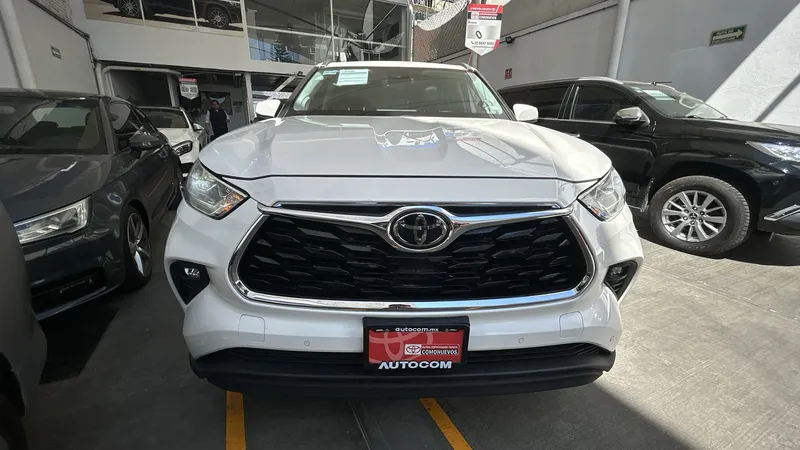 Toyota Highlander 2021