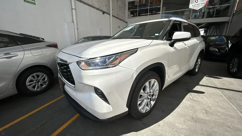 Toyota Highlander 2021