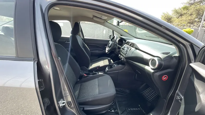 Nissan Versa 2021