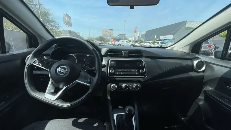 Nissan Versa 2021