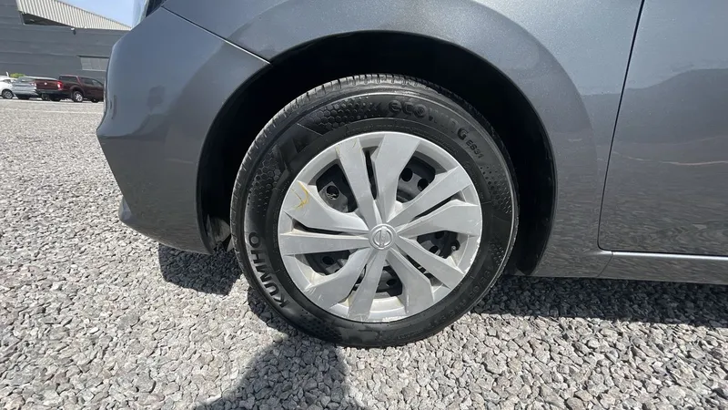 Nissan Versa 2021