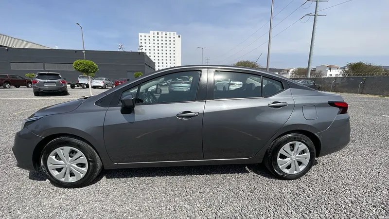 Nissan Versa 2021