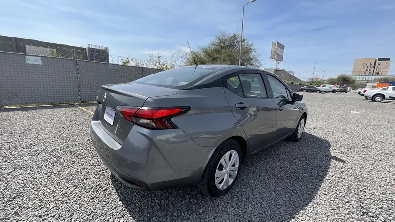 Nissan Versa 2021