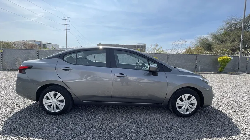 Nissan Versa 2021