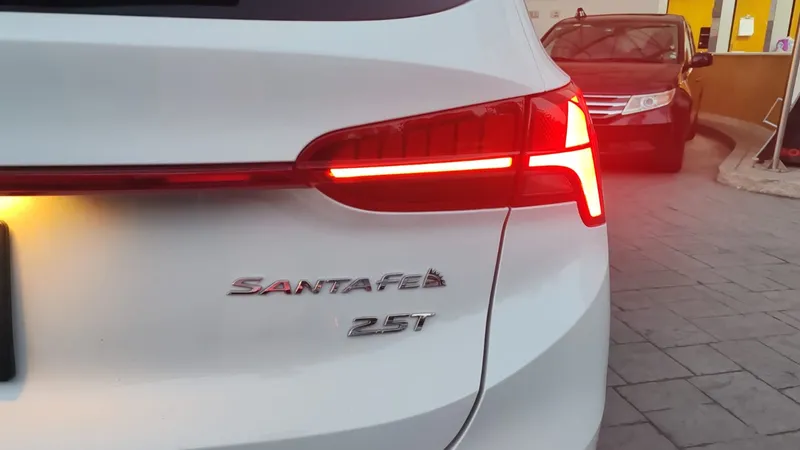 Hyundai Santa Fe 2023