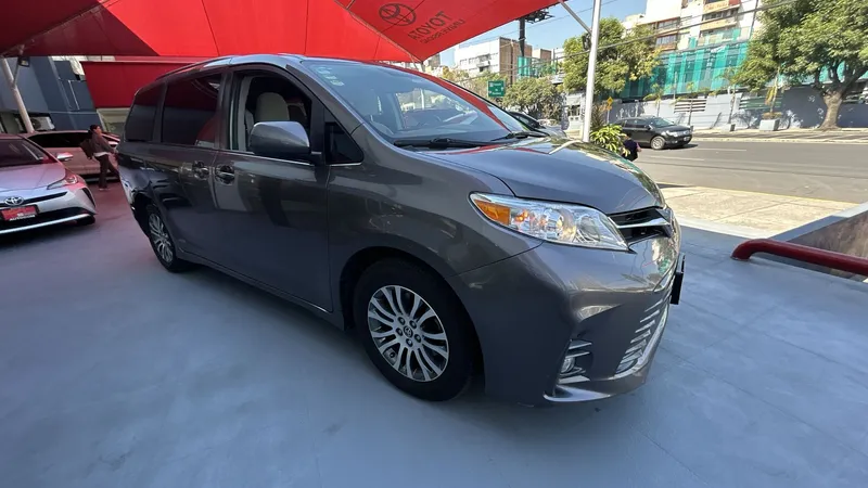 Toyota Sienna 2020