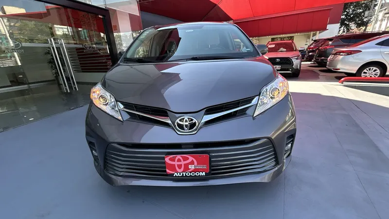 Toyota Sienna 2020