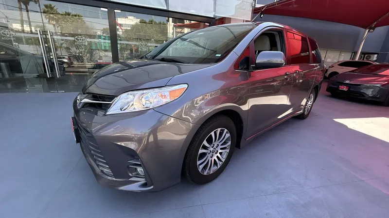 Toyota Sienna 2020