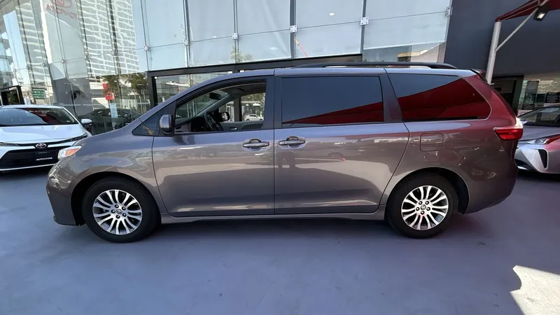 Toyota Sienna 2020