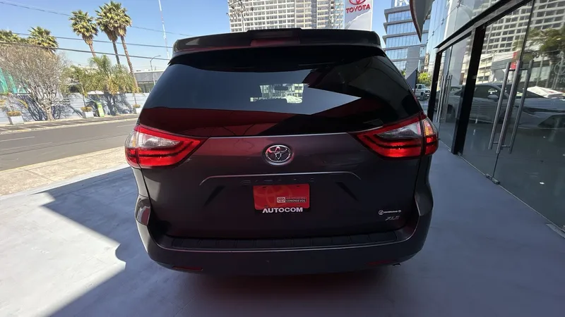 Toyota Sienna 2020