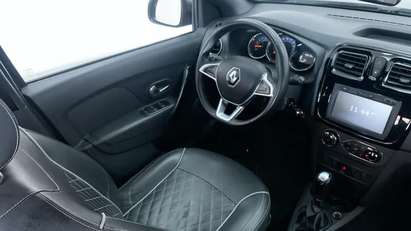 Renault Logan 2023
