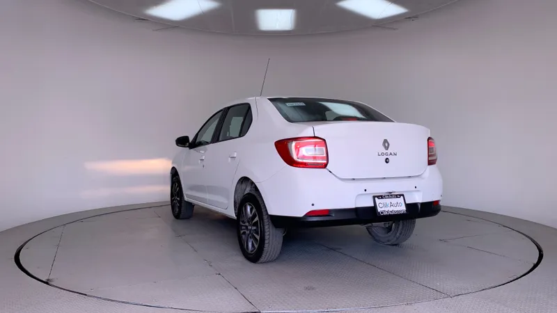 Renault Logan 2023