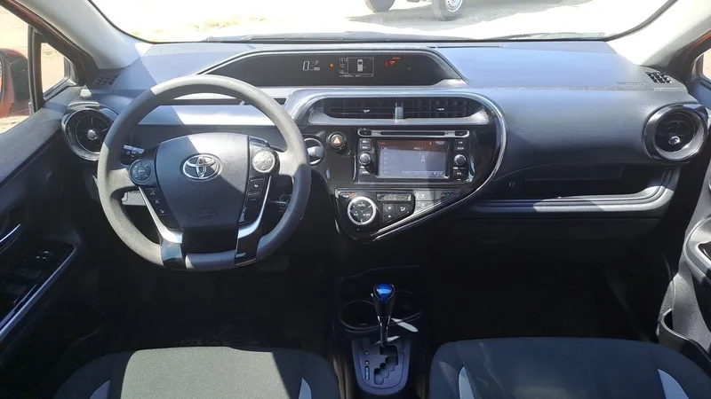 Toyota Prius C 2019