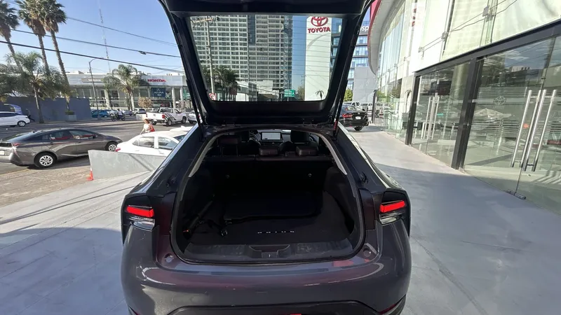 Toyota Prius 2024