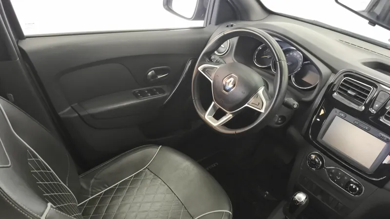 Renault Logan 2023