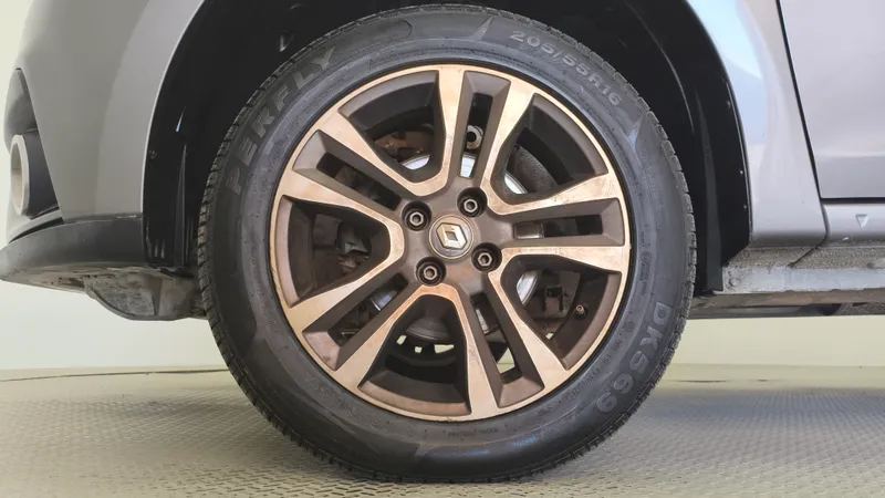 Renault Logan 2023