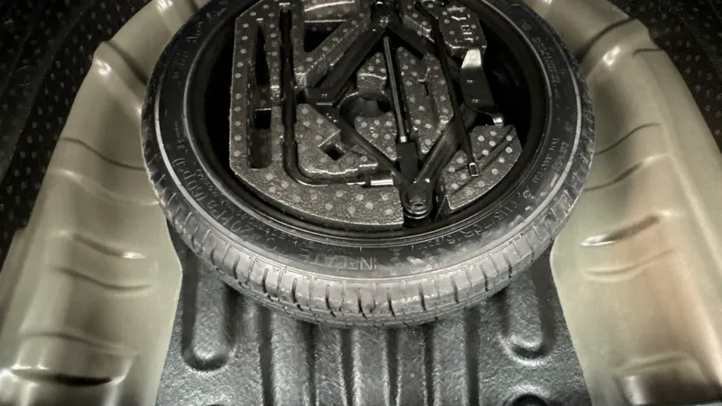 Mg Mg5 2023
