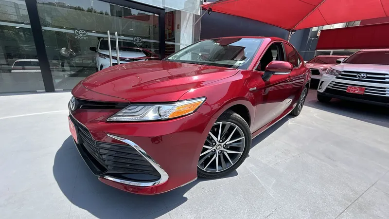 Toyota Camry 2021