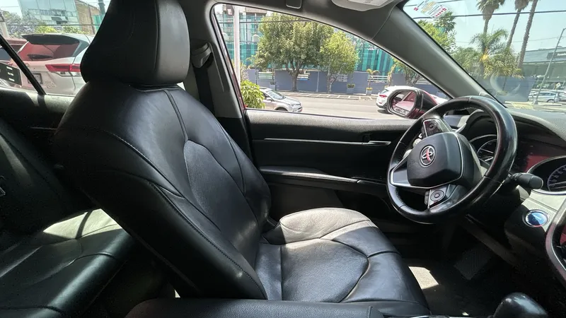Toyota Camry 2021