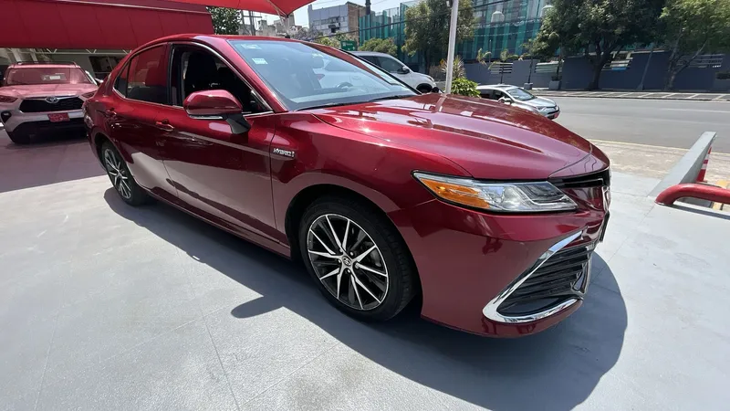 Toyota Camry 2021