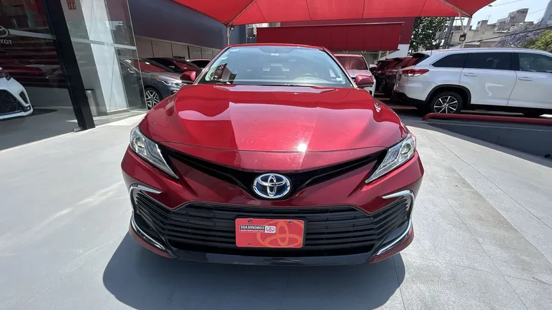 Toyota Camry 2021