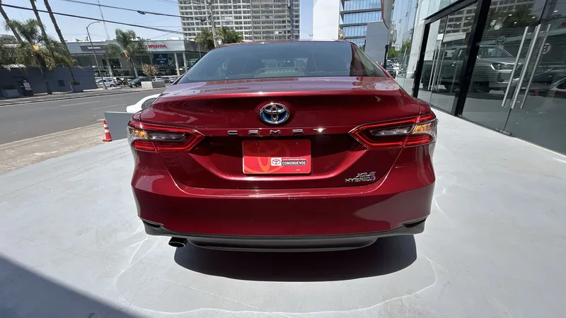 Toyota Camry 2021