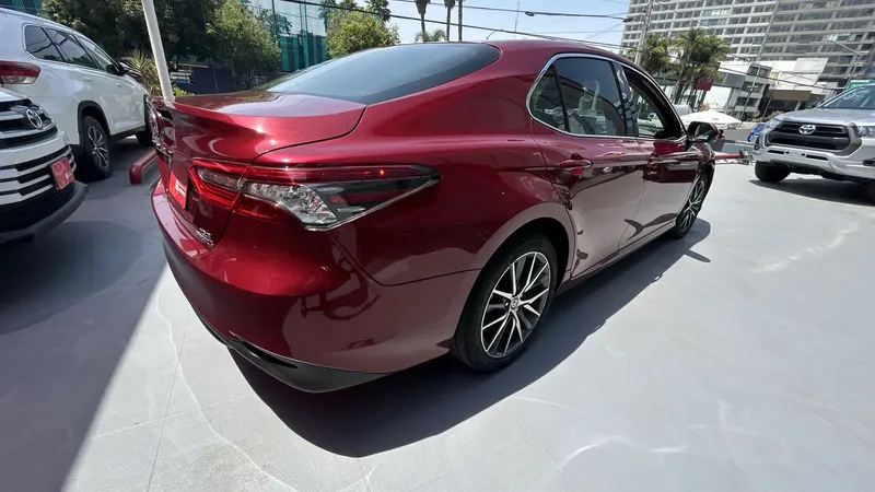 Toyota Camry 2021
