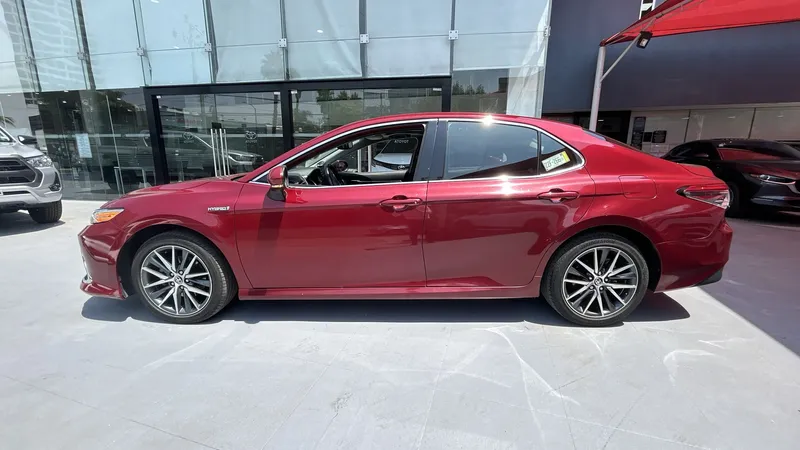 Toyota Camry 2021