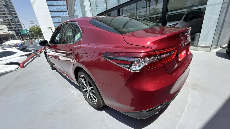 Toyota Camry 2021