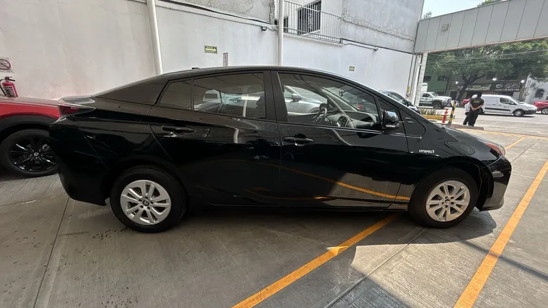 Toyota Prius 2017