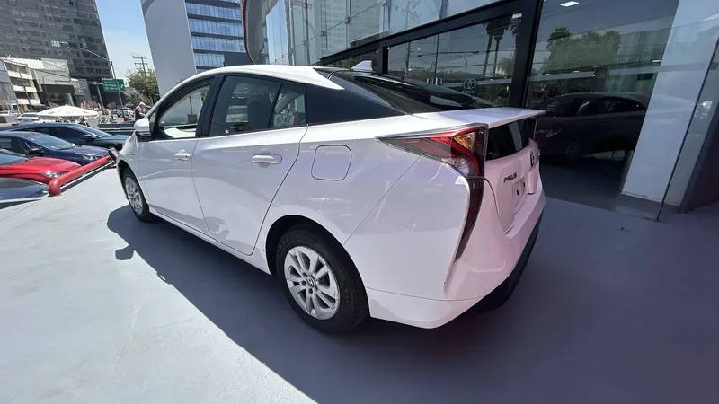 Toyota Prius 2017