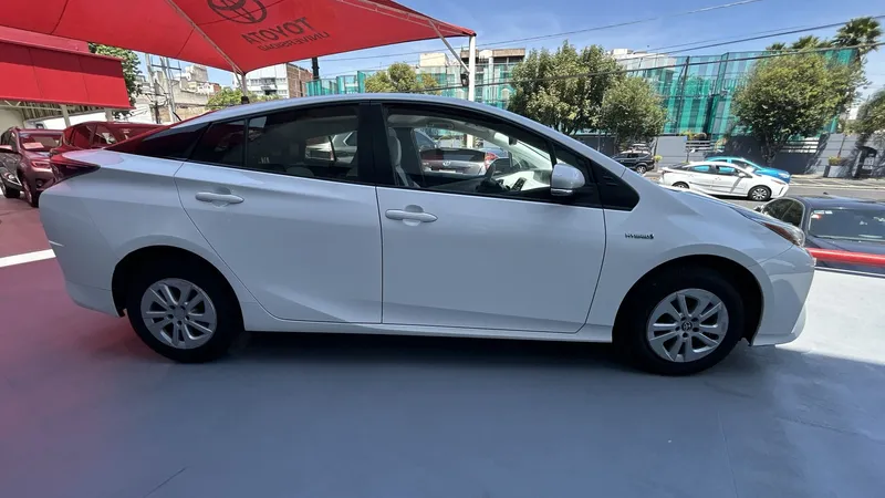 Toyota Prius 2017