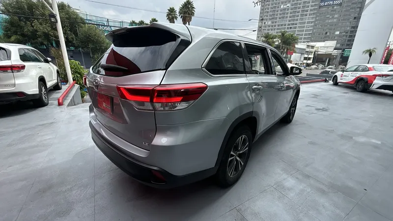 Toyota Highlander 2019