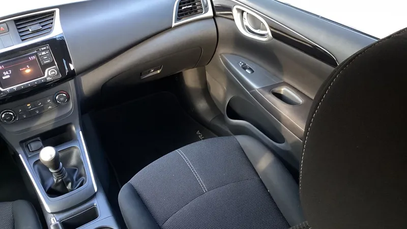 Nissan Sentra 2018