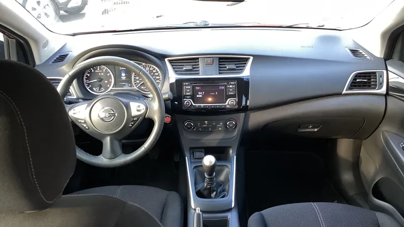 Nissan Sentra 2018