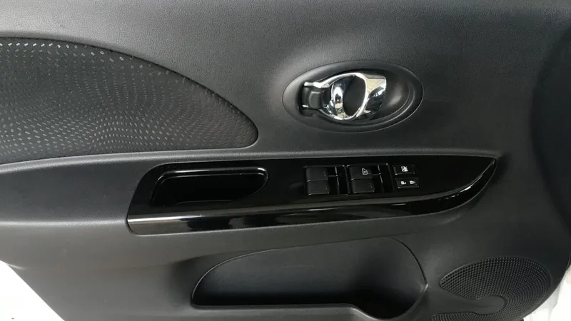 Nissan March 2023