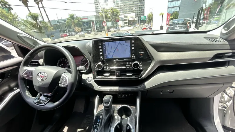 Toyota Highlander 2021
