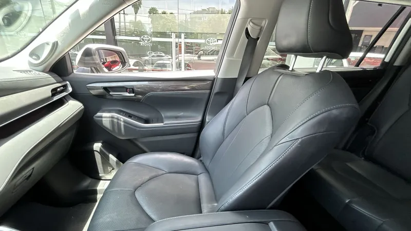 Toyota Highlander 2021