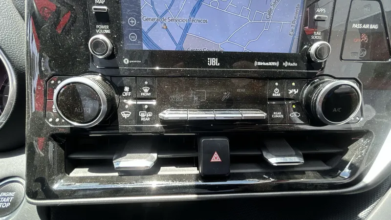 Toyota Highlander 2021
