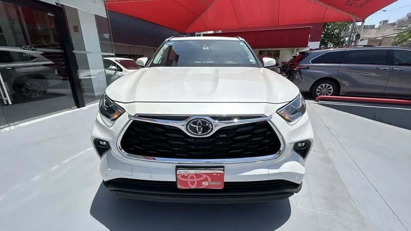 Toyota Highlander 2021